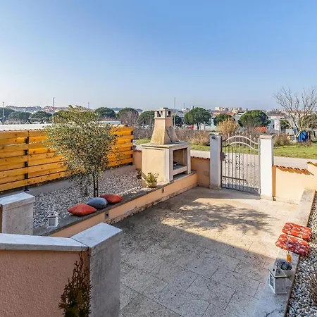 Awesome In With Kitchen Hébergement de vacances *