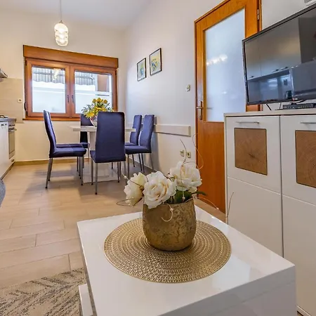 Hébergement de vacances Awesome In With Kitchen